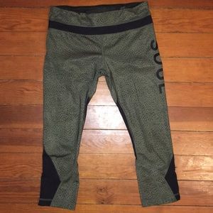 Lululemon Soulcycle leggings size 8 Olive Green